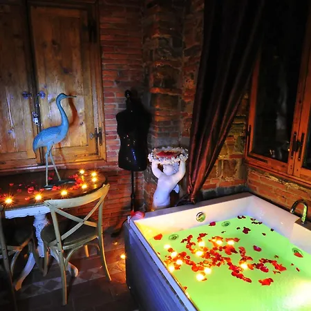 Castello Di Montalbano Bed and Breakfast *
